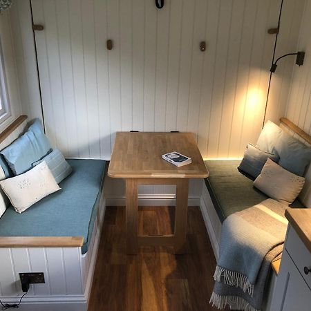 Green Valley, Cotswold Stay With Hamper Cheltenham Exteriör bild