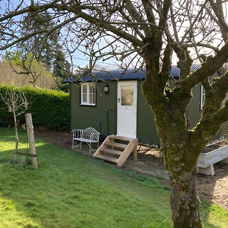 Green Valley, Cotswold Stay With Hamper Cheltenham Exteriör bild