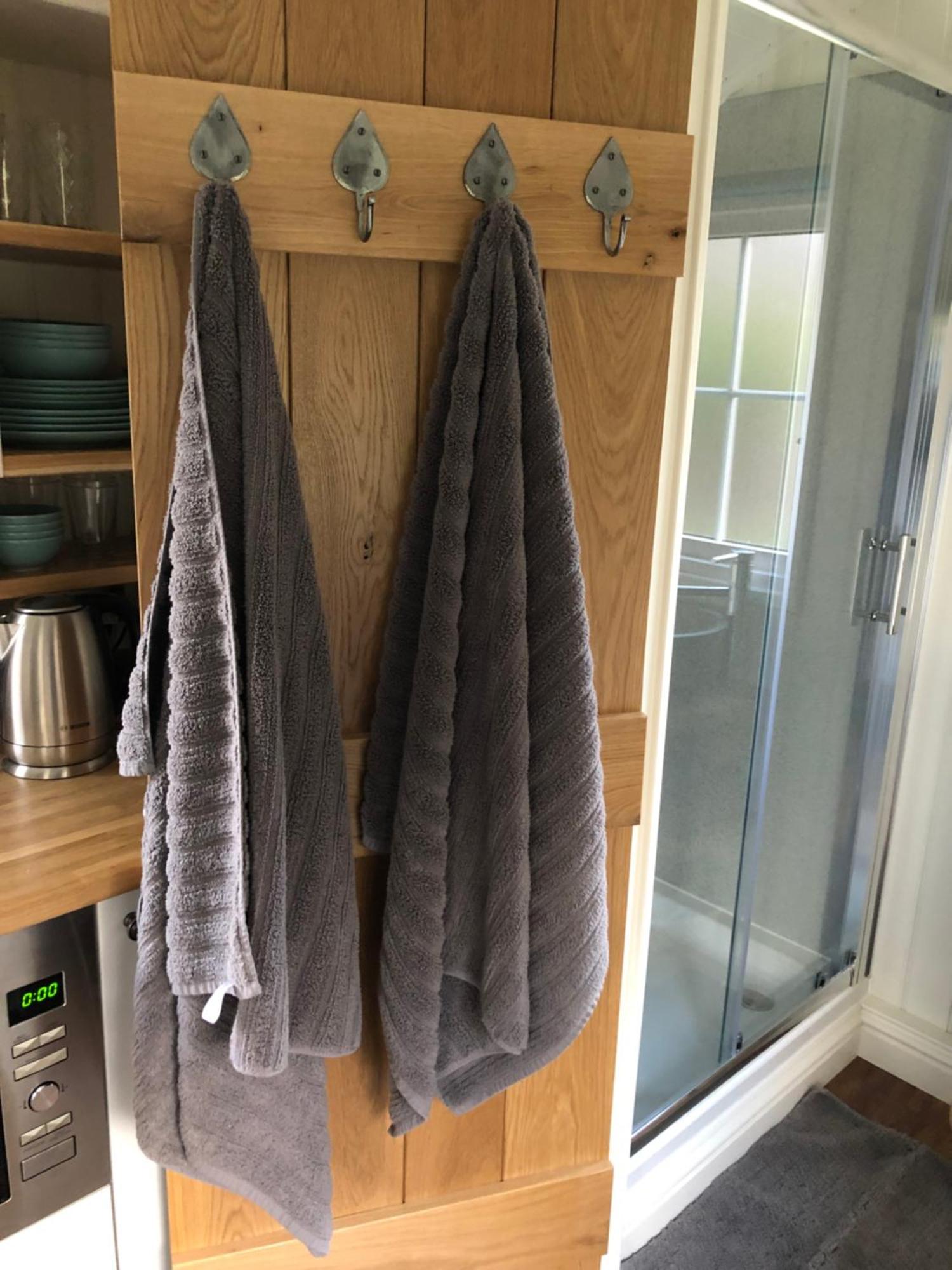 Green Valley, Cotswold Stay With Hamper Cheltenham Exteriör bild
