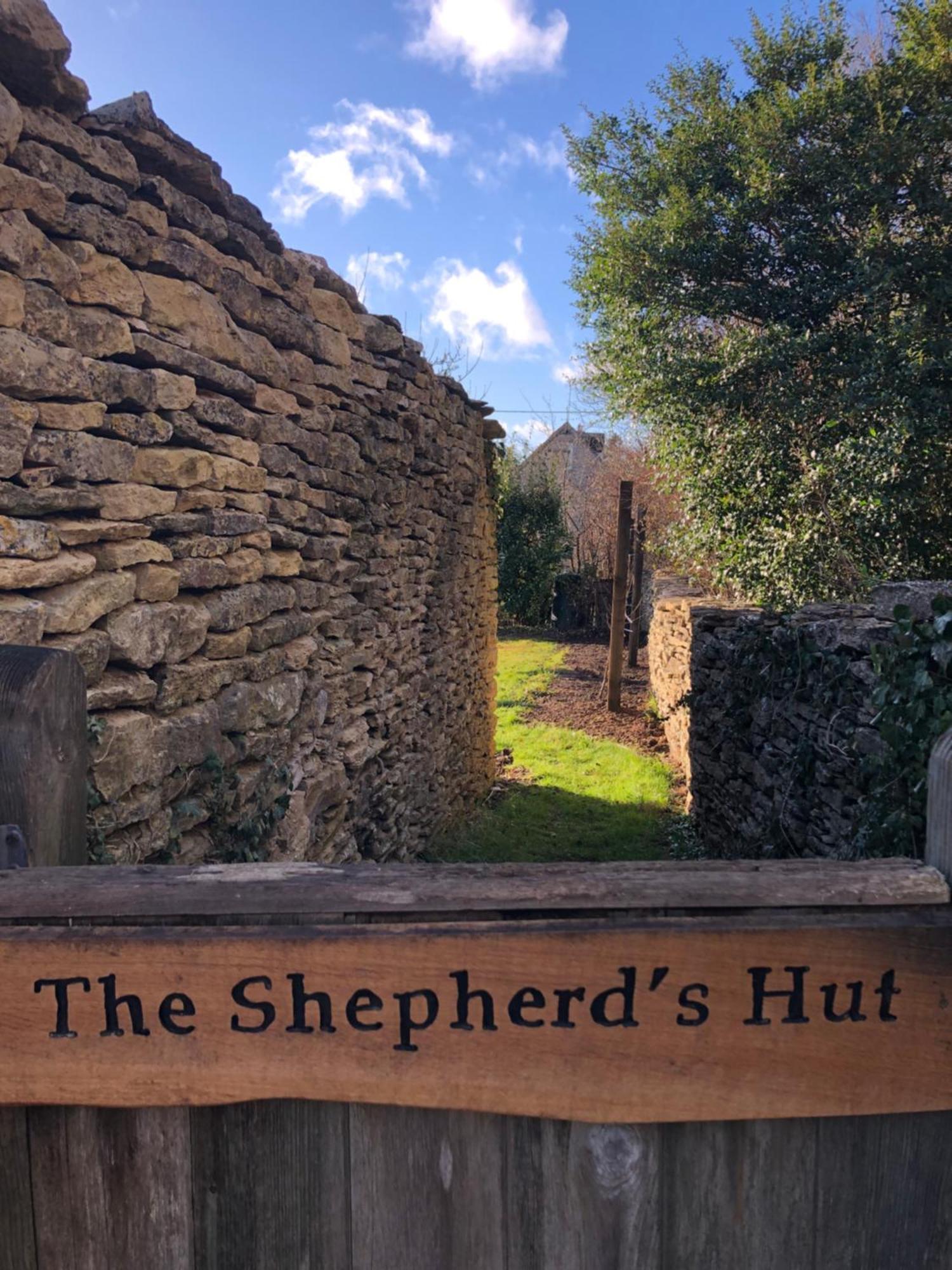 Green Valley, Cotswold Stay With Hamper Cheltenham Exteriör bild
