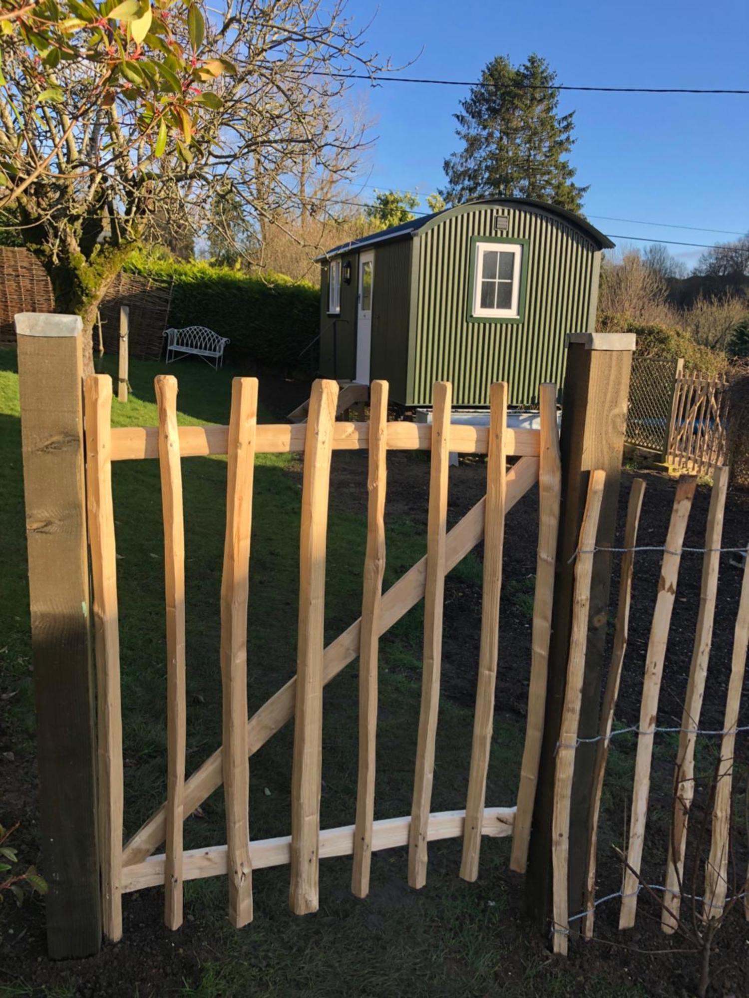 Green Valley, Cotswold Stay With Hamper Cheltenham Exteriör bild